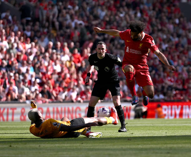 某知名演员 某知名演员